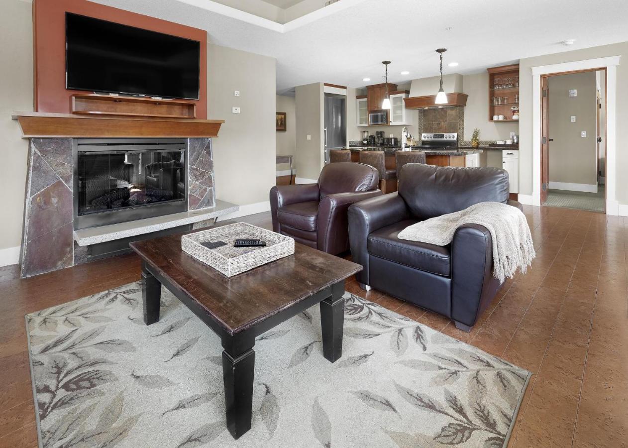 Sunset Ridge - Luxurious Corner Condo - Spectacular Mt Views With Open Pool! Канмор Екстериор снимка